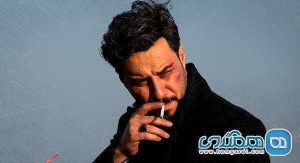 قبح زدایی جواد عزتی در زخم کاری؛ سیگار روشن کردن پی در پی